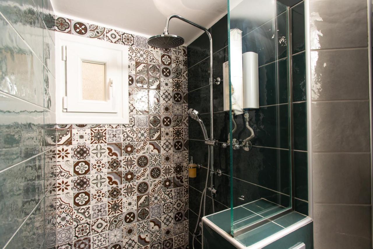 Downtown Luxury Boutique Suites : The Red Suite Salonic Exterior foto